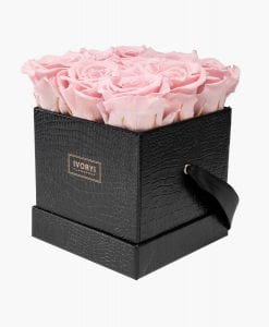 ivoryi-friends-ivoryiflowerbox-infintiy-fifth-avenue-edition-medium-blush-rose-front-grace